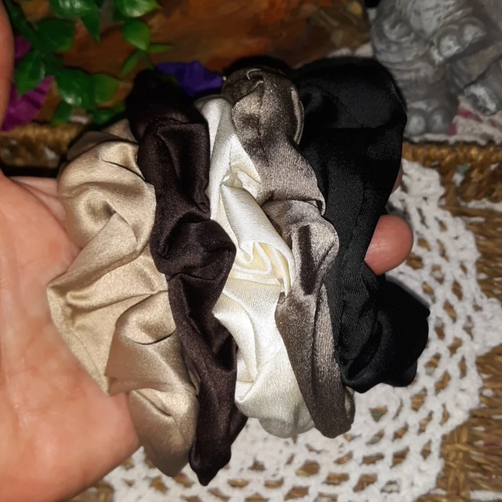 🆕BUY 1 SET GET 1 SET FREE!!! 5 PIECE SET SATIN HAIR SCRUNCHIES